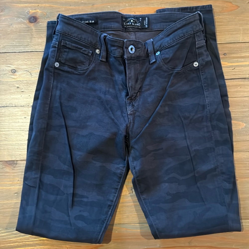 Lucky brand grey Camo legging jeans